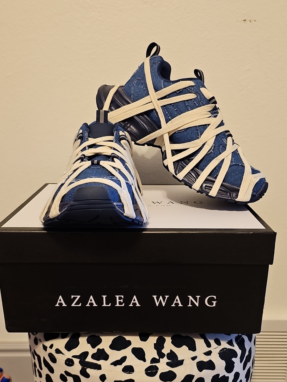 ●●AZALEA WANG "SELIE-DENIM" CHUNKY SOLE SNEAKERS NIB SIZE 9●●